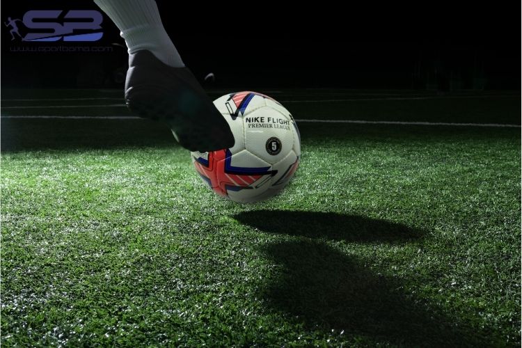 بازی کردن با بهترین توپ فوتبال اورجینال